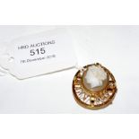 A Cameo mounted on 18ct gold brooch - 7g gross wei