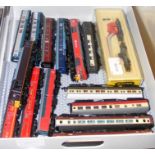 Selection of unboxed N gauge carriages and Royal M