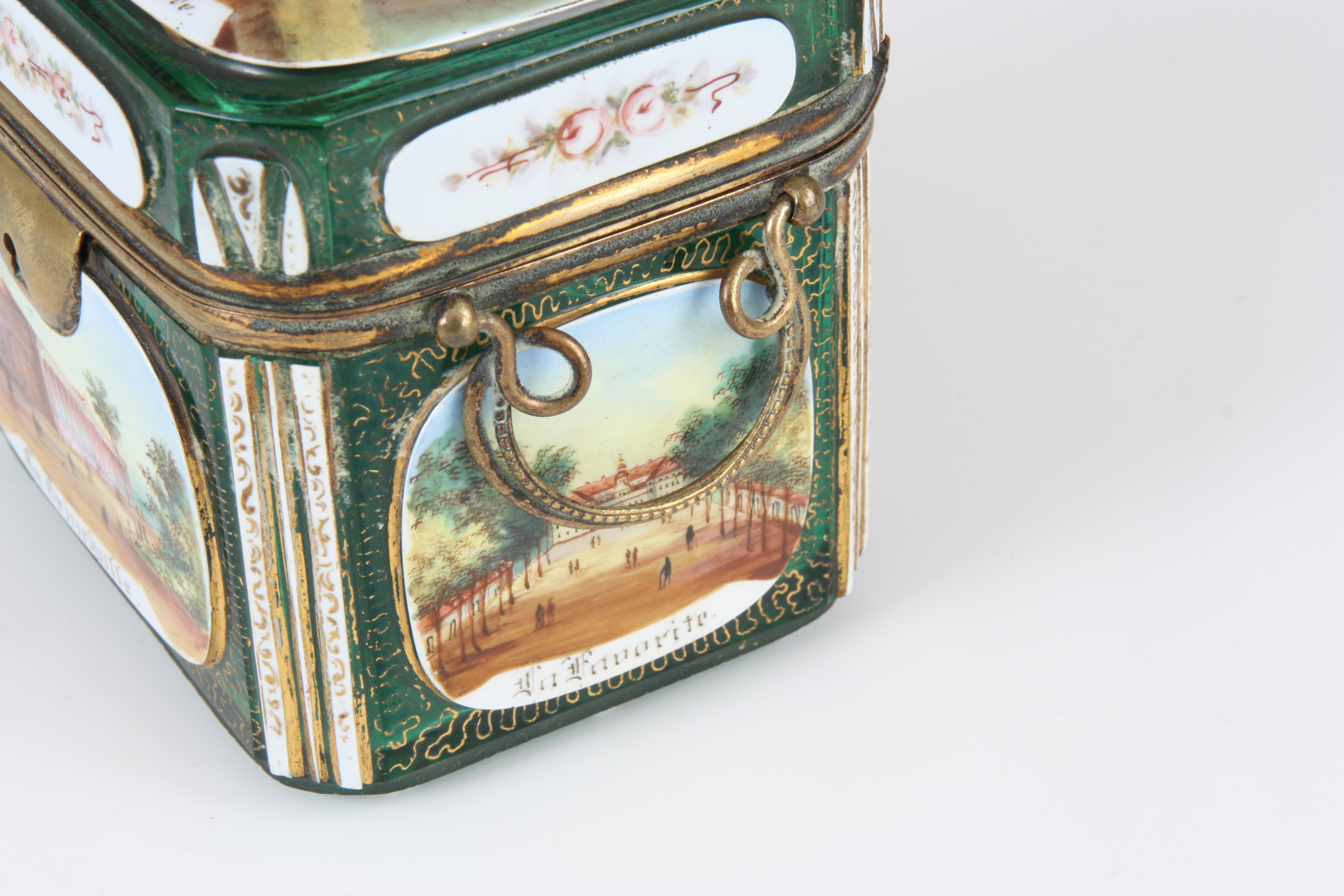 A 19TH CENTURY BOHEMIAN GREEN GLASS RECTANGULAR CASKET decorated with hand-painted scenes of country - Image 4 of 7