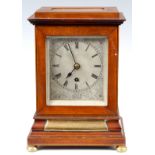 AN EARLY 20th CENTURY MAHOGANY ENGLISH FUSEE MANTEL CLOCK of small proportions, the rectangular case