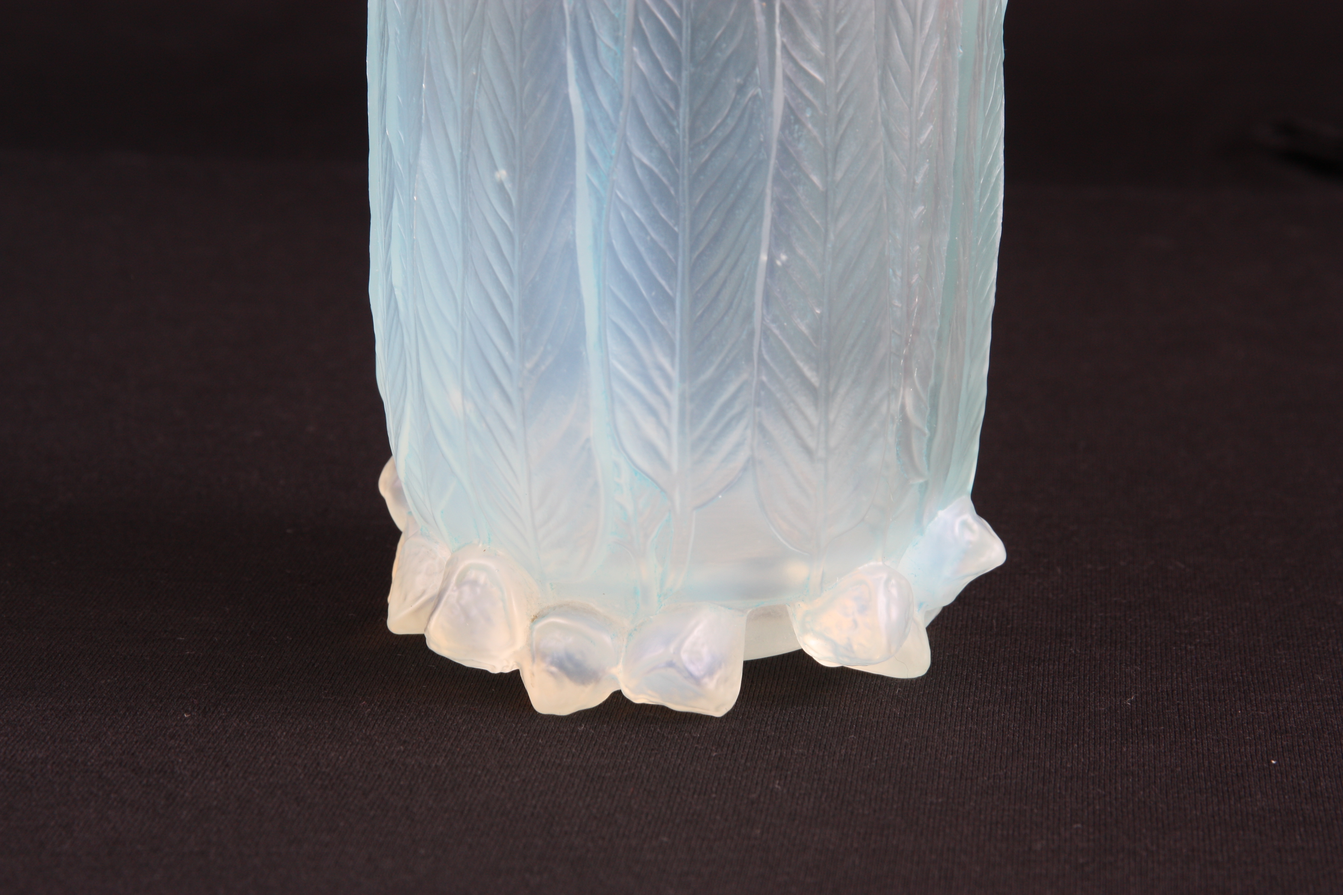 A LALIQUE EUCALYPTUS OPALESCENT BLUE STAINED GLASS VASE with leaf work decoration and moulded feet - Image 2 of 5