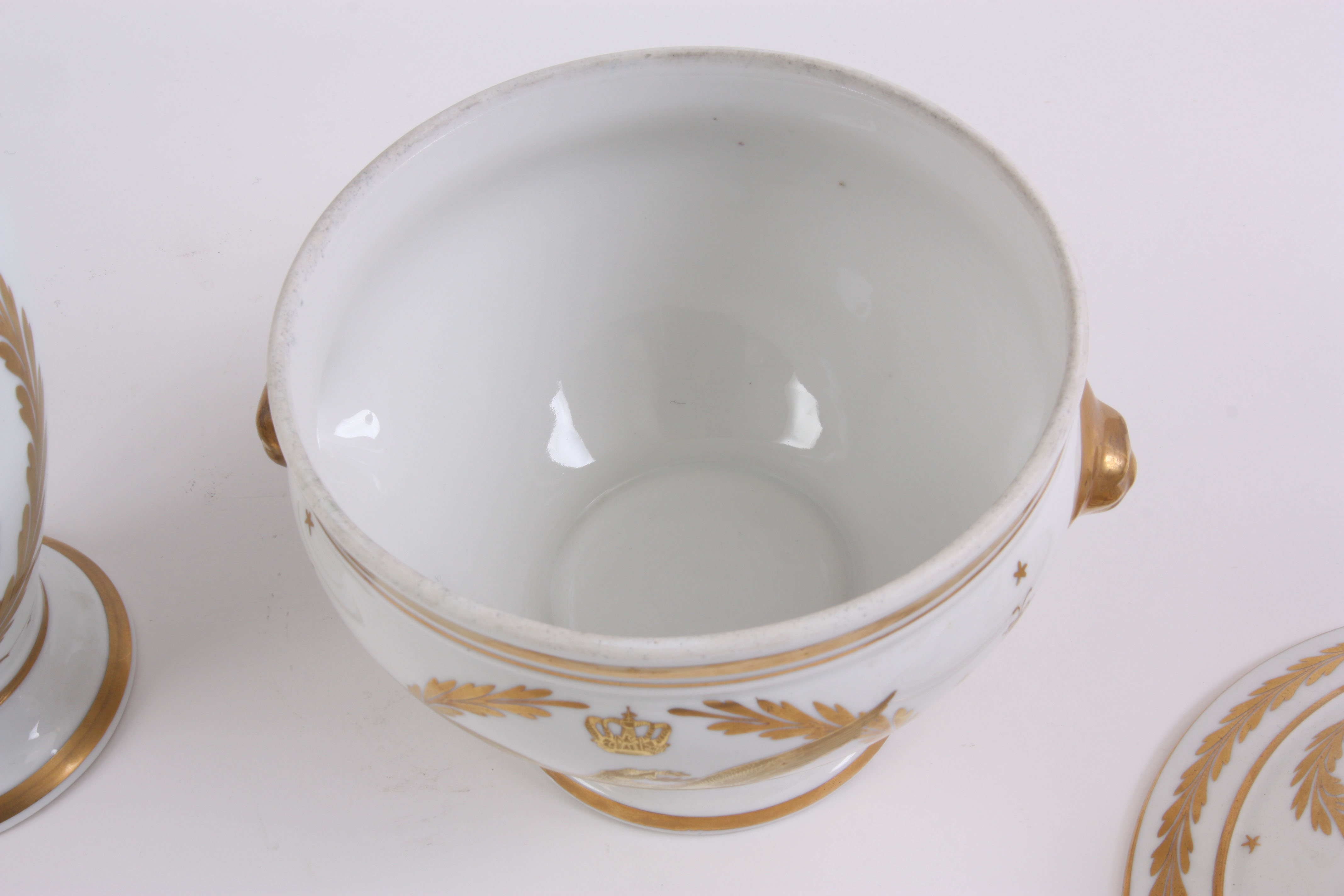 AN EARLY 20TH CENTURY WHITE PORCELAIN AND GILT LIMOGES JUG of baluster form decorated with - Image 6 of 7