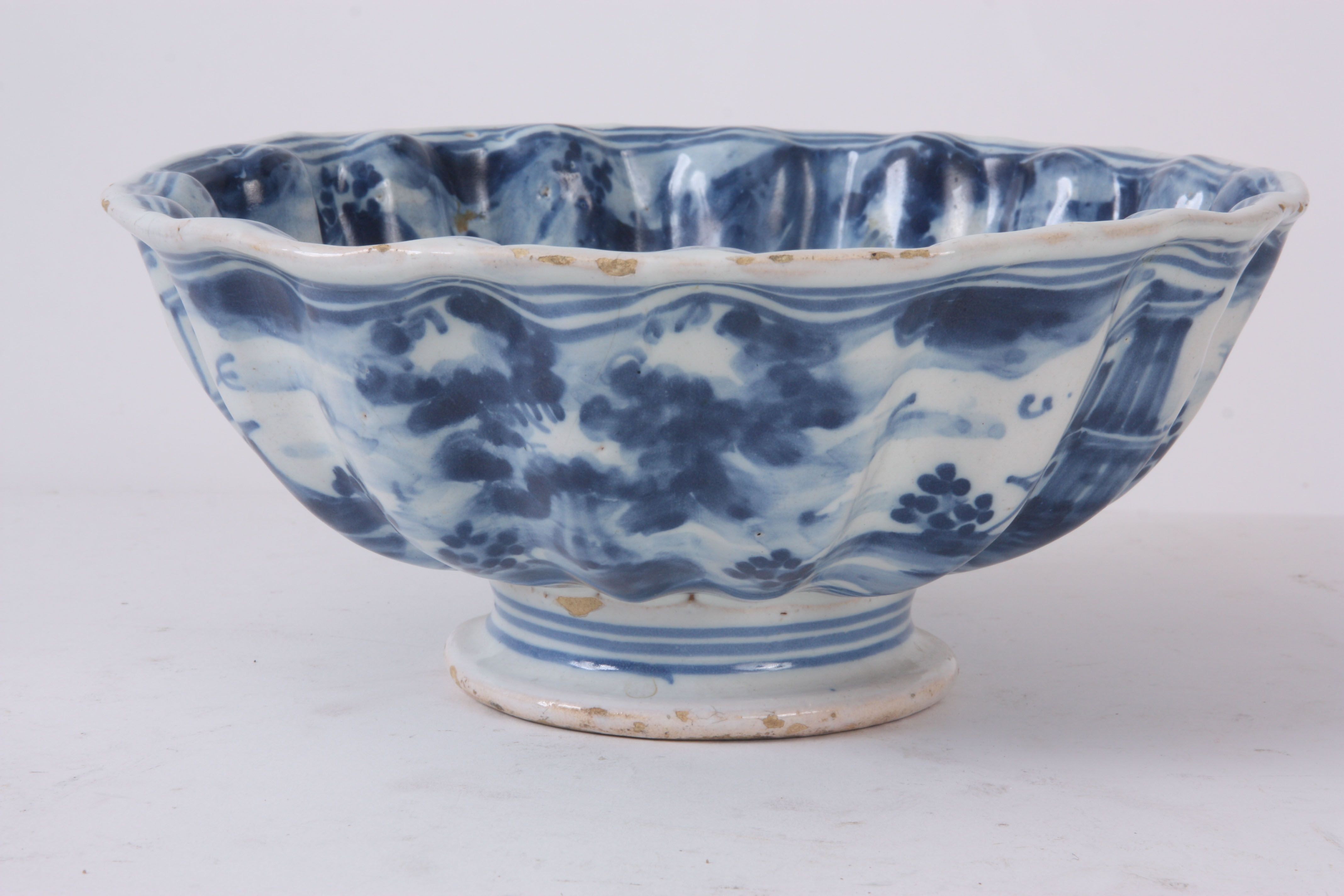 A 19TH CENTURY BLUE AND WHITE ITALIAN FAIENCE POTTERY  BOWL of reeded shaped form decorated with - Image 5 of 7