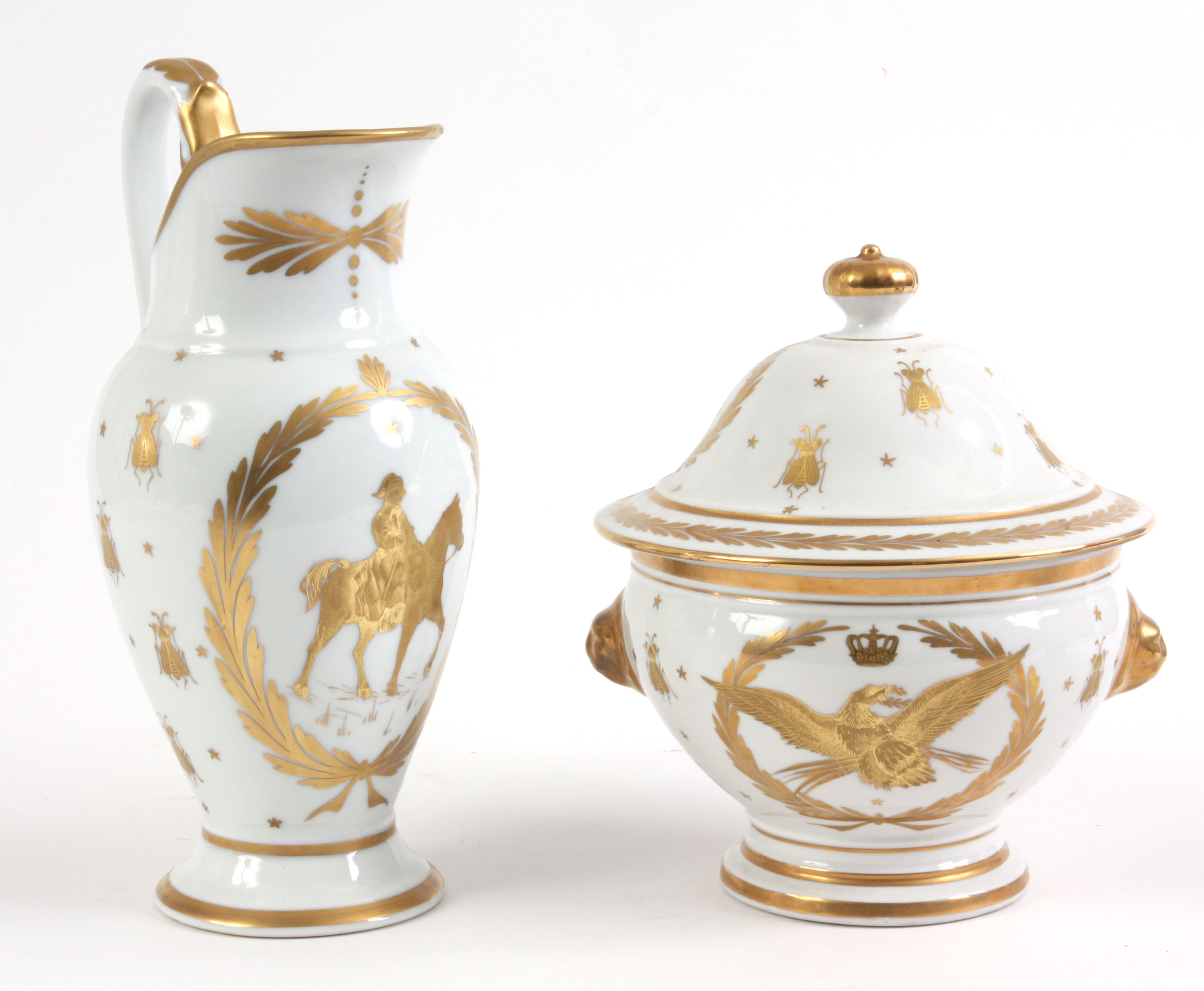 AN EARLY 20TH CENTURY WHITE PORCELAIN AND GILT LIMOGES JUG of baluster form decorated with