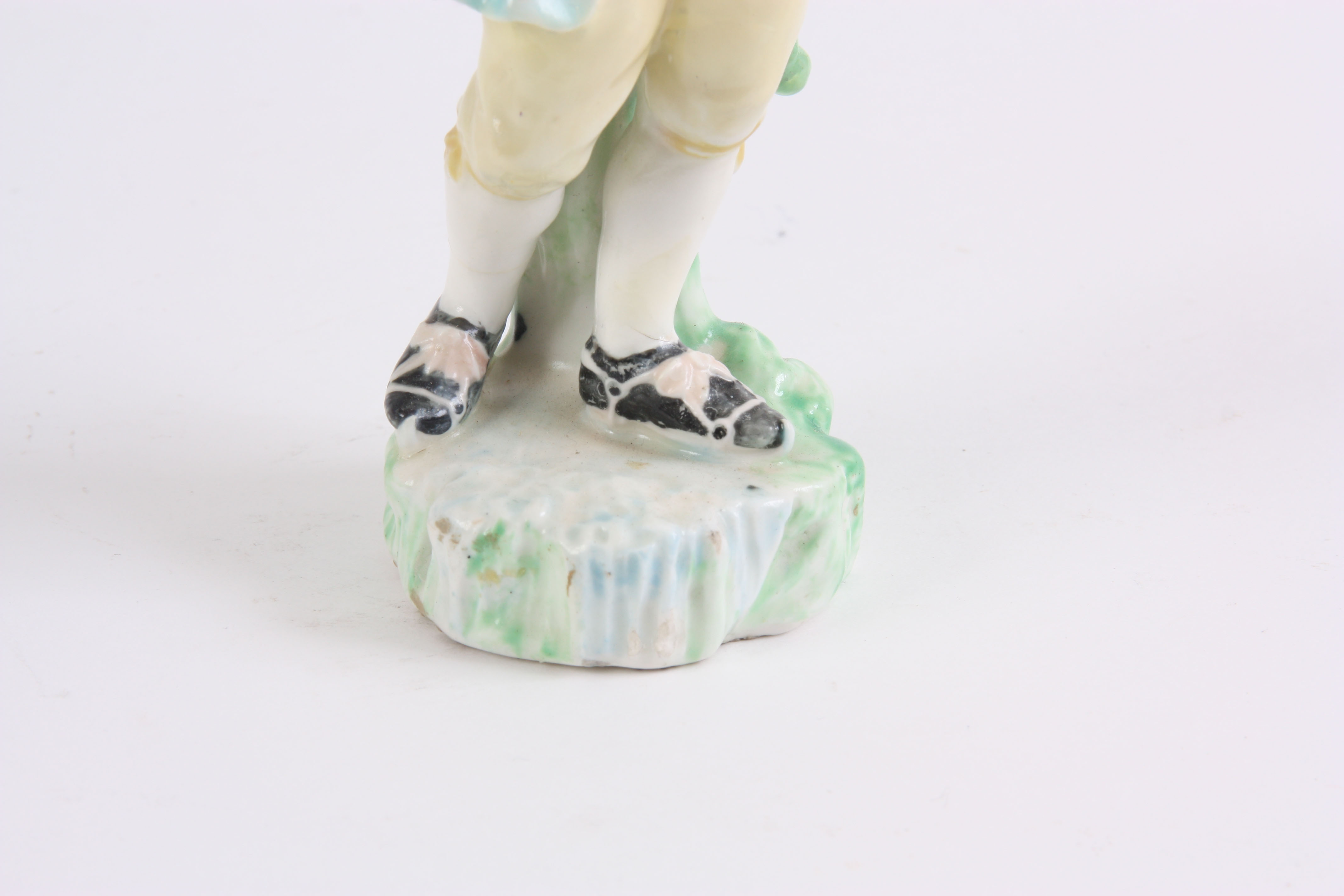 AN 18TH/EARLY 19TH CENTURY PRATT TYPE HOLLOW BASE POLYCHROME SHEPHERDESS FIGURE 26cm high and a - Image 9 of 13