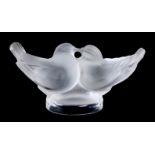 R LALIQUE, DEUX COLUMBES CACHE modelled as kissing Doves etched signature Lalique France 3.5cm high