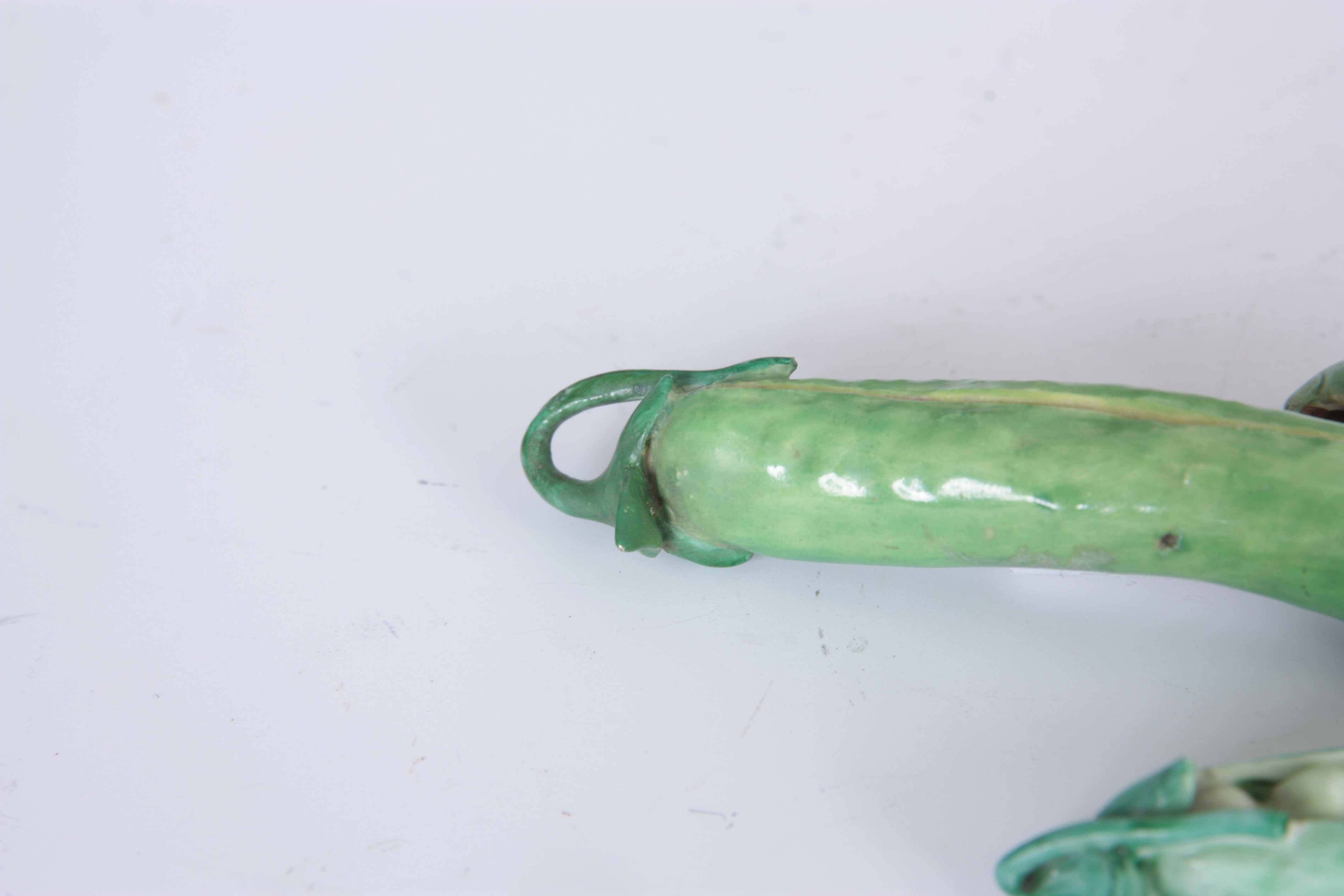 THREE 18TH CENTURY CHELSEA PORCELAIN PEA PODS circa 1755 one closed and two open pods 6cm to 9cm - Image 4 of 6