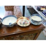 Collection of 18thC Worcester Blue & White ceramics and a Gilded sweetmeats dish