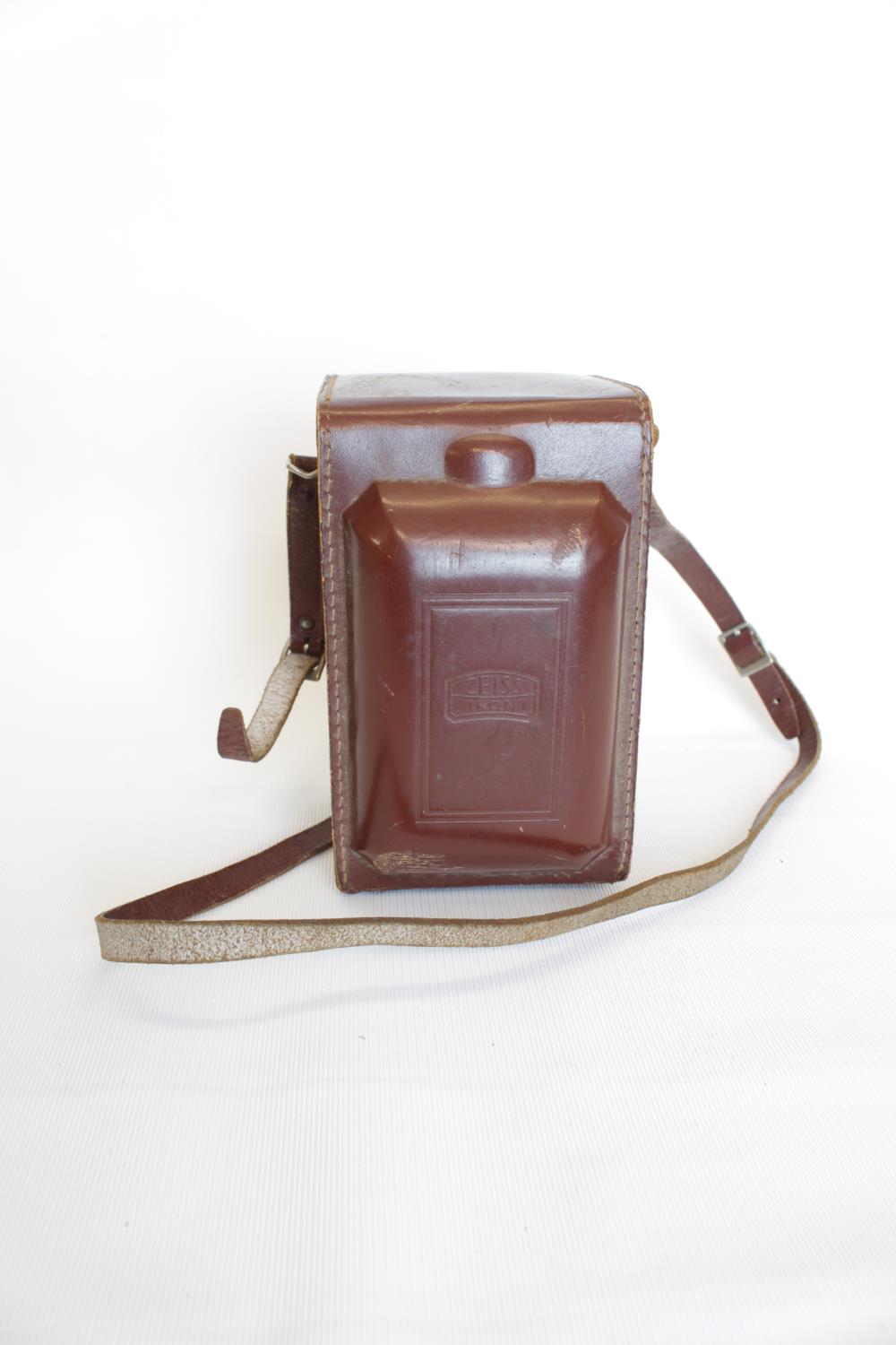 Zeiss Ikon Ikoflex twin reflex camera with brown leather fitted case marked 1249/16 - Image 5 of 5