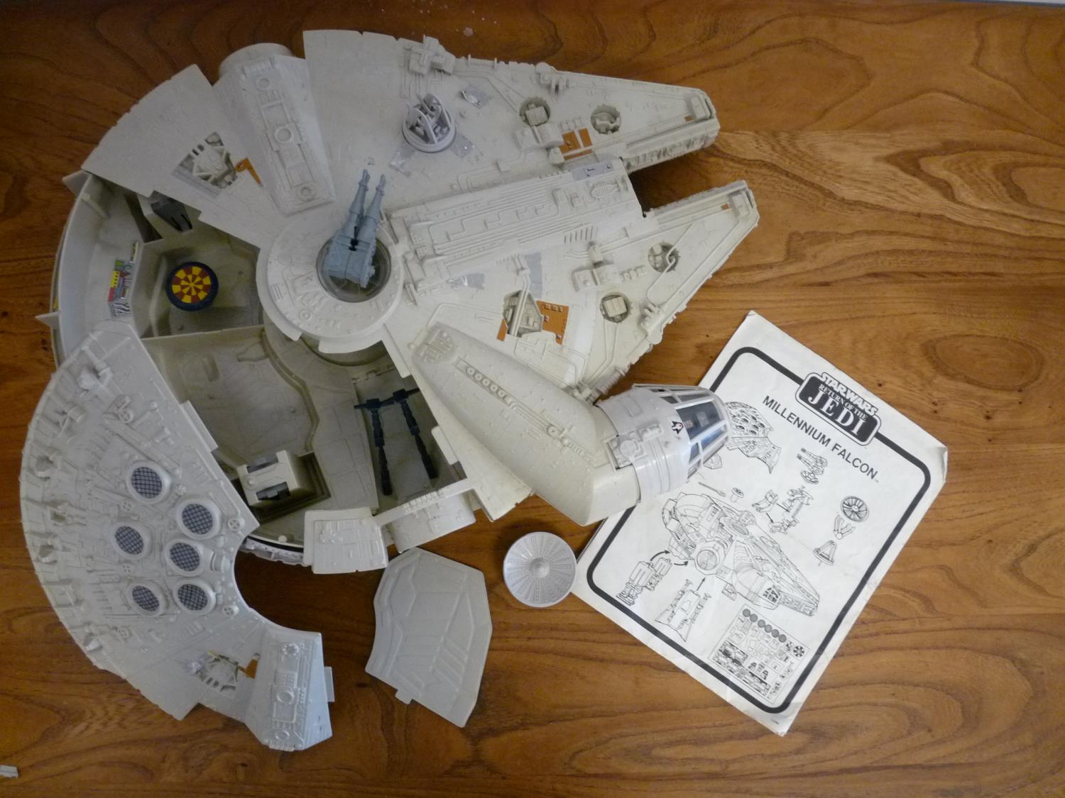 French Star Wars Return of the Jedi Millenium Falcon Vehicle Boxed - Image 2 of 2