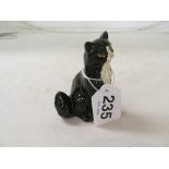 A Royal Doulton seated cat