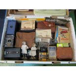 Some vintage cameras and photographic accessories et cetera