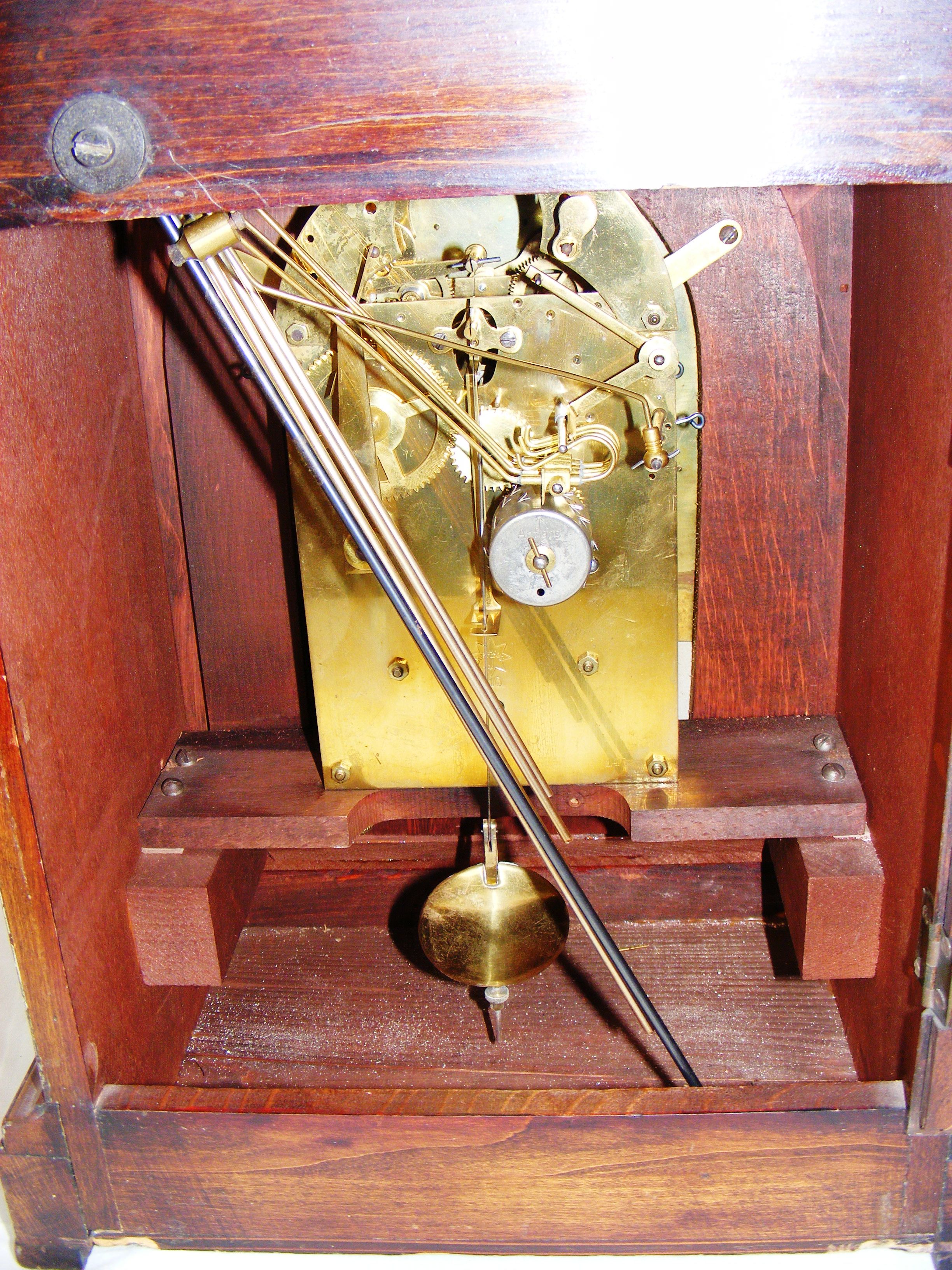 A Junghans B10 movement quarter Westminster chime mahogany cased bracket clock measuring 17" tall. - Image 3 of 3