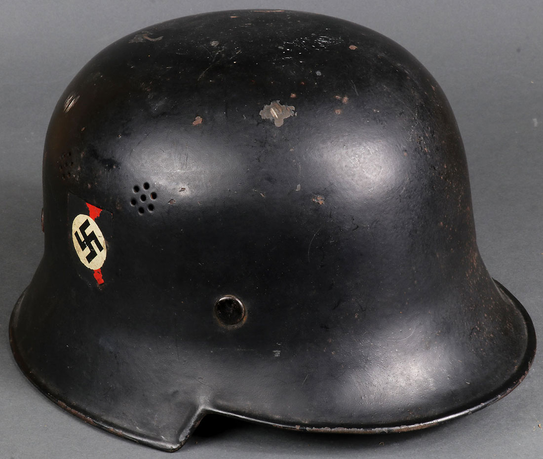 TWO GERMAN WWII HELMETS - Image 2 of 10