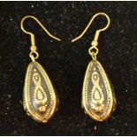 A Pair of Yellow Metal Earrings of Teard