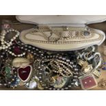 A Collection of Costume Jewellery, to include necklaces, brooches and other items of jewellery