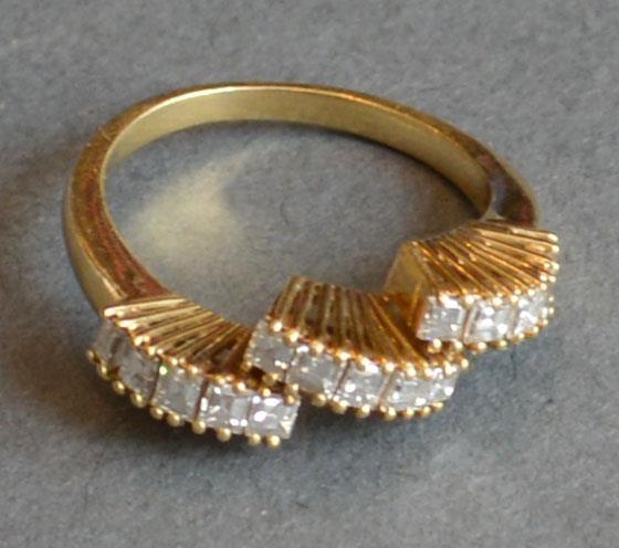 An 18ct. Yellow Gold, Three Band Diamond Ring of Fan Form