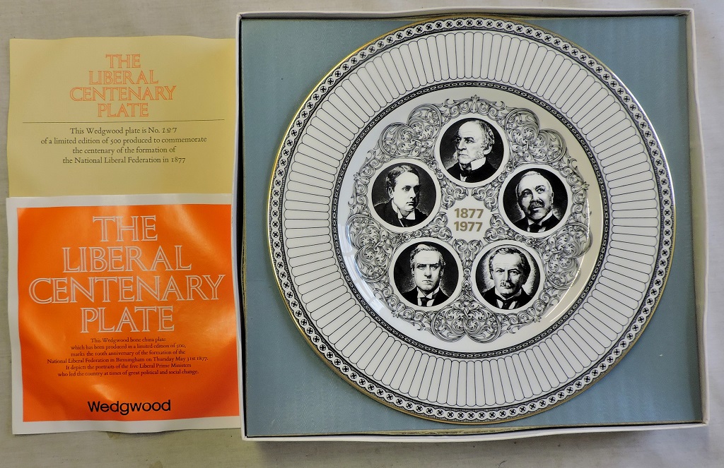 Wedgwood Plate - A Limited Edition 11" commemorative plate issued in 1977 to mark the 100th - Image 2 of 5