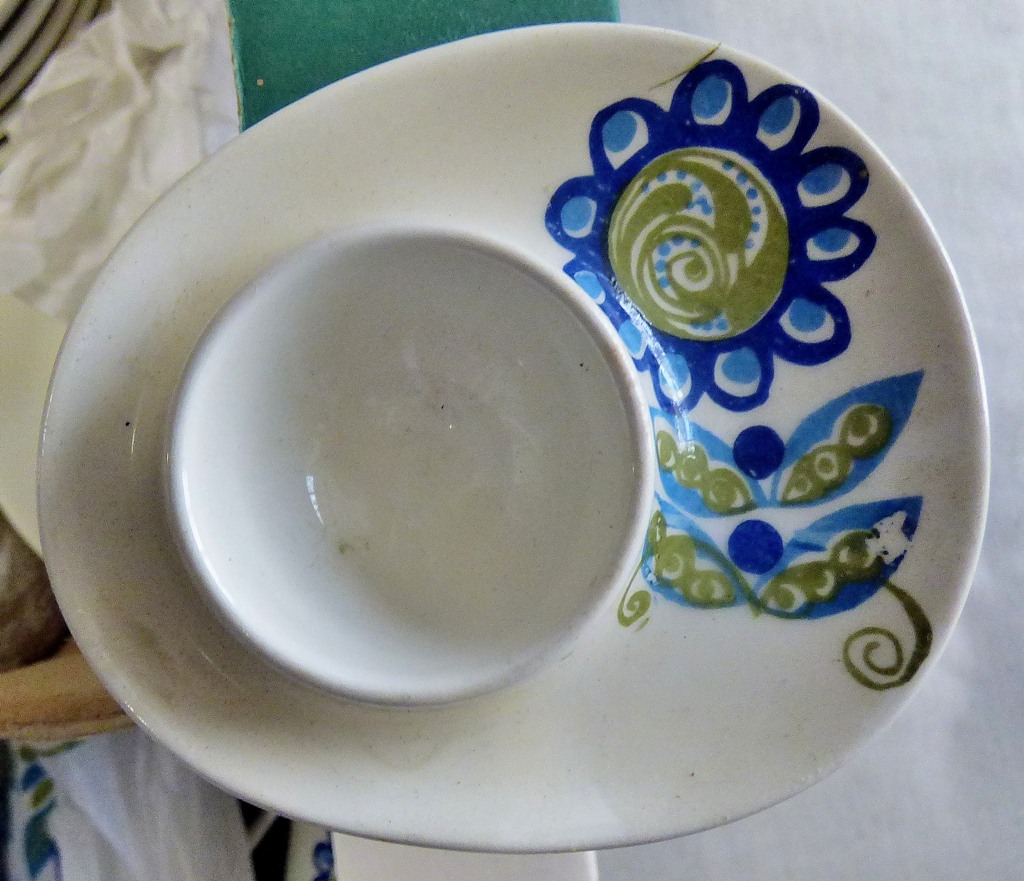 Tor Viking - Porcelain-made in Norway delightful blue pattern-mixed-includes (4) egg cups-(1) - Image 2 of 2