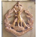 Australian - Royal Australian Regiment Cap Badge - Roo on crossed rifles - 'Duty First' Brass KC