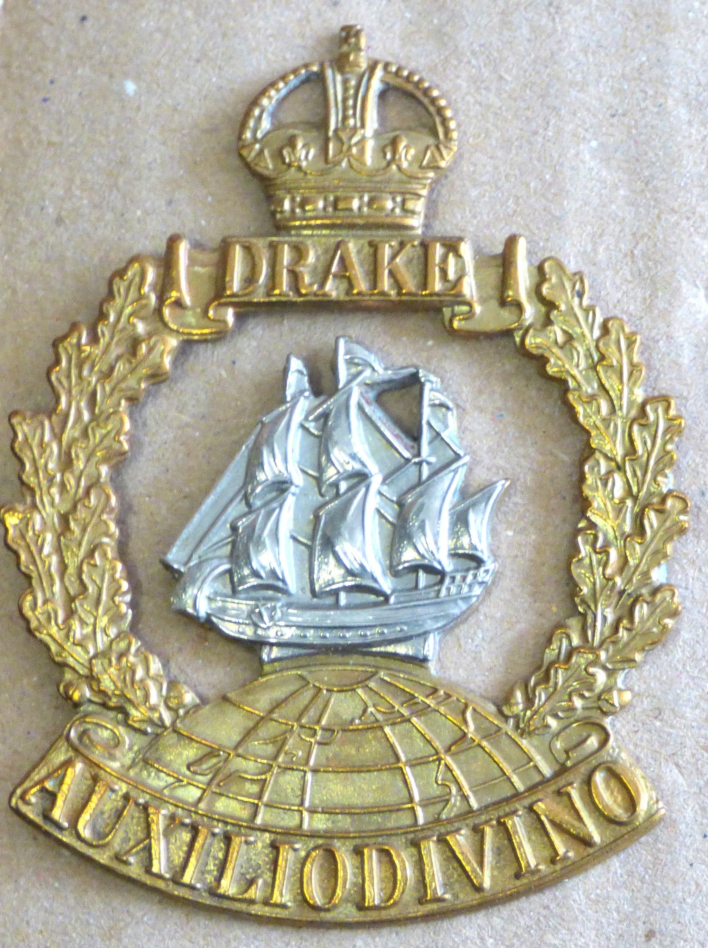 British Royal Navy Cap badges (7) scarce badges, a couple restrikes but a lovely selection. HOWE, - Image 4 of 8