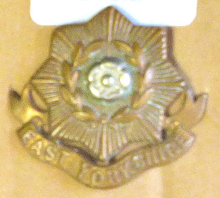 British WWI East Yorkshire Cap Badge (Bi-metal, slider)