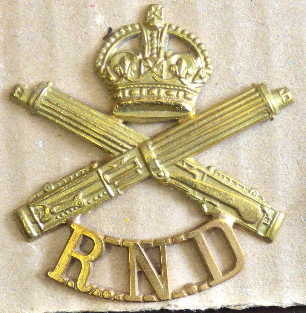 British Royal Navy Cap badges (7) scarce badges, a couple restrikes but a lovely selection. HOWE, - Image 8 of 8