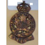 Canada - Royal Montreal Regiment Officers Cap Badge - Bronze KC