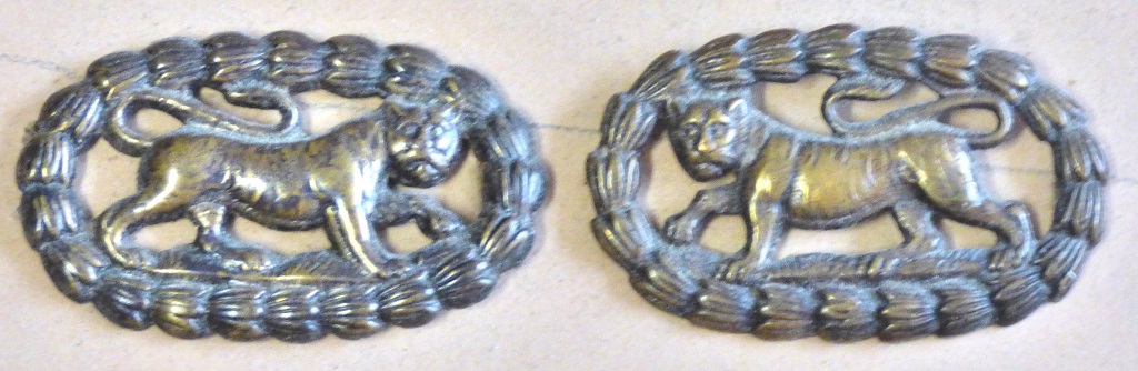 British WWI Leicestershire regiment collar badges, Officers facing pair (bronzed brass, lugs)