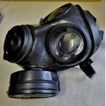 British 1970s S10 Gasmask, in nice clean condition