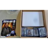 Dr Who - (5) Figures + Plinth + Magazines - Models-Weeping Angel LN678-Judoon Commander AAV2851-