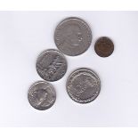 Italy - Range of higher grade coins with -1922-1 lira UNC-1925 2 lira VF-1925-50 cent (Plain edge)