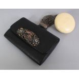 A GOOD QUALITY EARLY 20TH CENTURY SIGNED JAPANESE LEATHER SAGEMONO POUCH WITH IVORY MANJU NETSUKE,