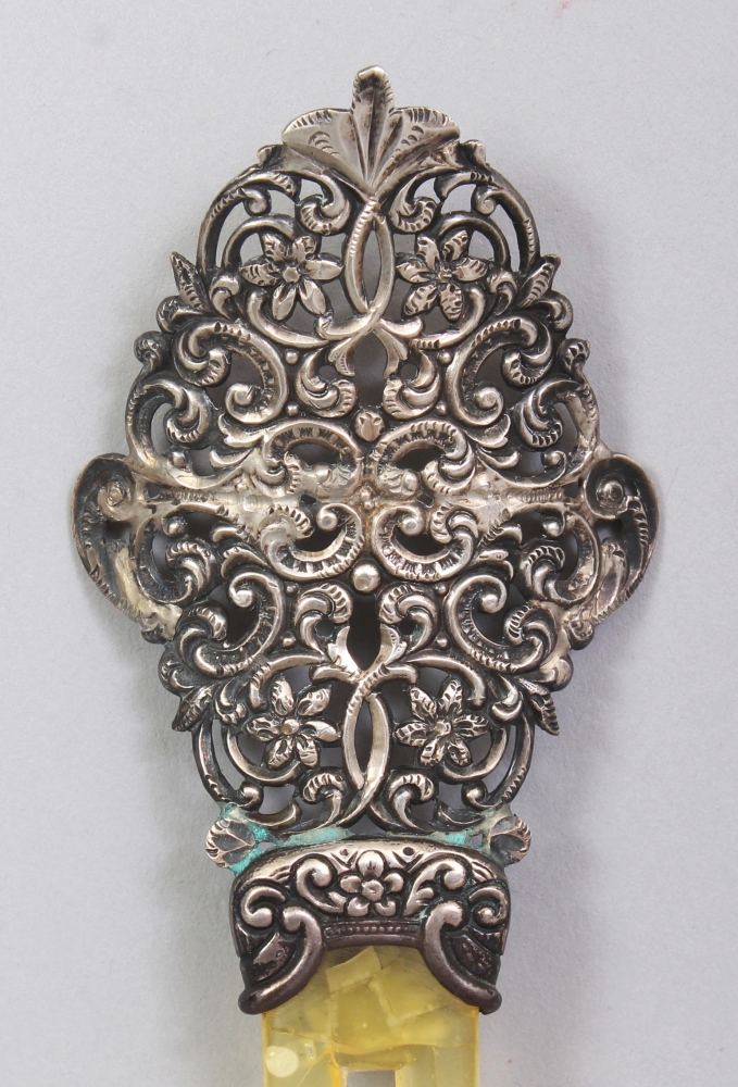 A SILVER-METAL & HORN HAIRPIN, the elaborate pierced silver-metal fitting stamped 'Sterling' & 'R. - Image 3 of 9