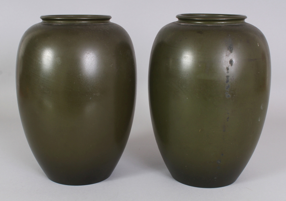 A PAIR OF EARLY 20TH CENTURY SIGNED JAPANESE GREEN GROUND MIXED METAL & INLAID VASES, the side of - Image 3 of 9