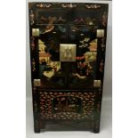 A LARGE 20TH CENTURY CHINESE LACQUERED WOOD CABINET, with two doors opening to reveal fitted wine