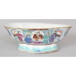 A 19TH CENTURY CHINESE DAOGUANG MARK & PERIOD FAMILLE ROSE PORCELAIN BOWL, the base with a