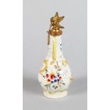 AN 18TH CENTURY ENGLISH ENAMEL SCENT BOTTLE AND STOPPER, CIRCA. 1770, painted with flowers with gilt