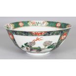 AN EARLY 20TH CENTURY CHINESE KANGXI STYLE FAMILLE VERTE PORCELAIN BOWL, 7.8in diameter & 3.25in