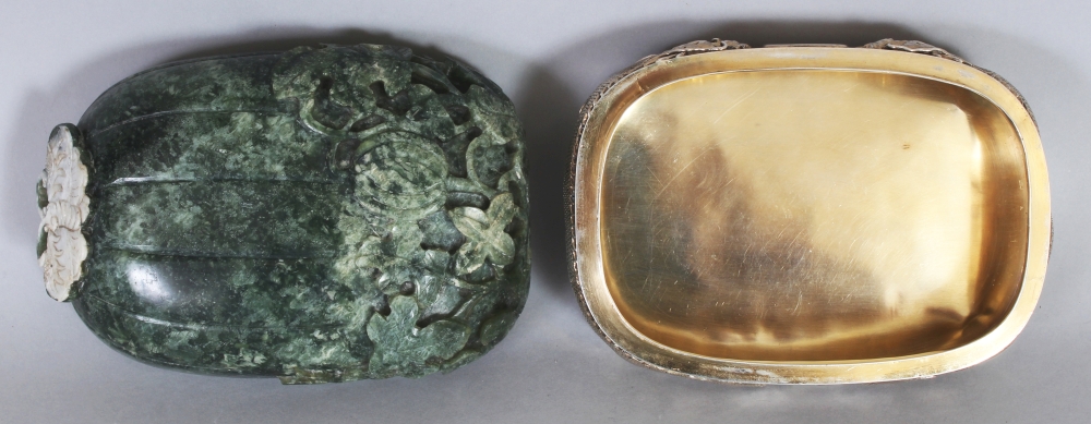 A GOOD EARLY 20TH CENTURY CHINESE SILVER & JADE OVAL BOX BY LUENWO OF SHANGHAI, the fruit form - Bild 7 aus 9