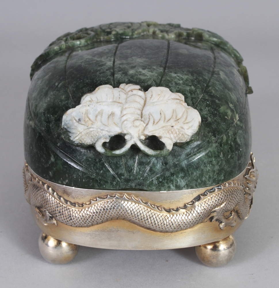 A GOOD EARLY 20TH CENTURY CHINESE SILVER & JADE OVAL BOX BY LUENWO OF SHANGHAI, the fruit form - Bild 2 aus 9