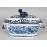 AN 18TH CENTURY CHINESE QIANLONG PERIOD BLUE & WHITE PORCELAIN TUREEN & COVER, with boar's head
