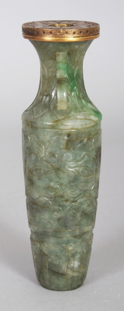 A GOOD QUALITY 19TH/20TH CENTURY JADE VASE, the sides carved with taotie masks between lappet and - Bild 2 aus 7