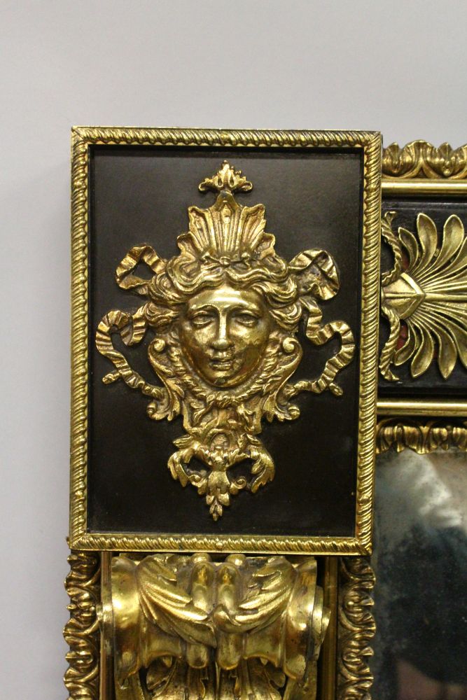 A VERY GOOD 18TH/19TH CENTURY TORTOISESHELL EBONY AND ORMOLU PIER MIRROR, in the manner of ANDRE- - Image 3 of 7