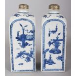 A GOOD PAIR OF LATE 17TH CENTURY CHINESE BLUE & WHITE PORCELAIN SQUARE SECTION FLASKS, with