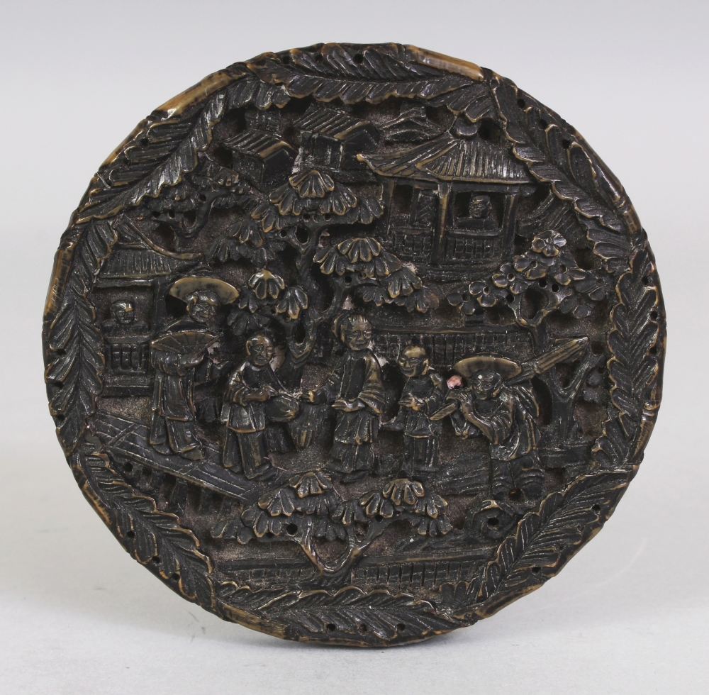 A 19TH CENTURY CHINESE CANTON TORTOISESHELL BOX & COVER, carved in relief with scenes of figures - Image 3 of 8