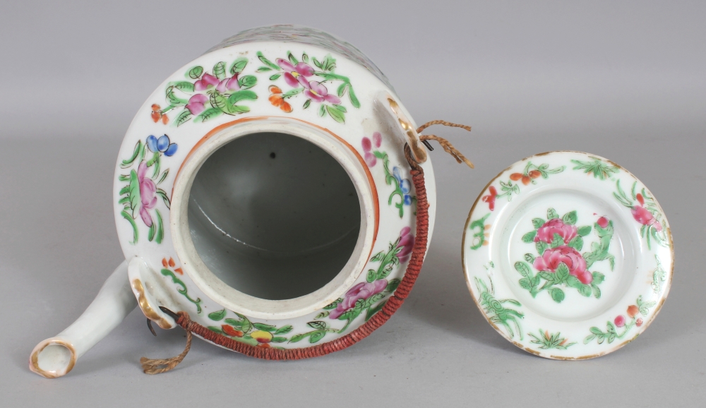 A 19TH CENTURY CHINESE CANTON CYLINDRICAL PORCELAIN TEAPOT & COVER, 5.2in diameter at base & 6.3in - Image 5 of 7