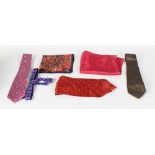 FIVE VARIOUS MEN'S SILK TIES.