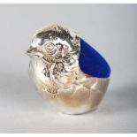 A .925 SILVER NOVELTY CHUBBY BIRD PIN CUSHION.