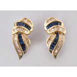 A PAIR OF 14CT YELLOW GOLD ART DECO STYLE SAPPHIRE AND DIAMOND SET EARRINGS.